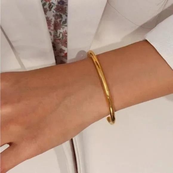 NEW 18K GOLD CUFF BANGLE BRACELET, NICE BRACELET, CUTE BRACELET - Picture 2 of 7